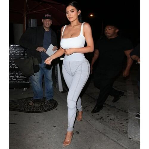 YT 2021 Kyliejenner Sports Two Pieces Gymwear Designer New Fashion Spaghetti Straps Elastic Waist Crop Top Legging Pants Set