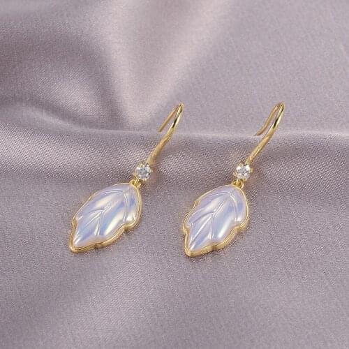Dorado Leaf Shell Pearl Drop Earrings For Woman Girl Party Zircon Gold Color Brincos Fashion Jewelry Accessories High Quality
