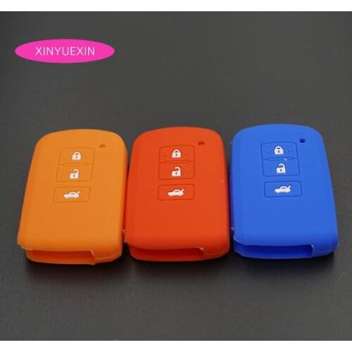 Xinyuexin Silicone Car Key Case Covers for Toyota 2012-2007 Camry Remote Key Case For Car Interior Accessories 3 Buttons