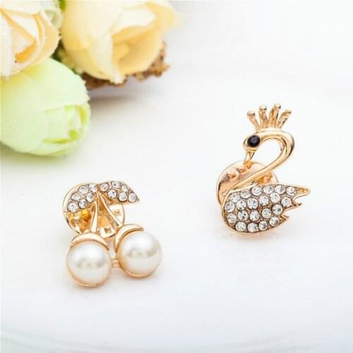 1pcs Kawaii Badge Fashion Brooch Pin for Women and Men Coat Shirt Collar Ornaments Accessory Clothes Decoration