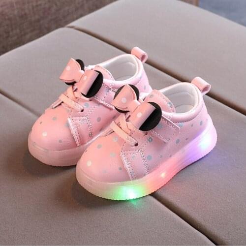Childrens Led Sneakers Girls Glowing Kids Shoes for Girls Luminous Girls Sneakers Baby Kid Shoes with Backlight Sole