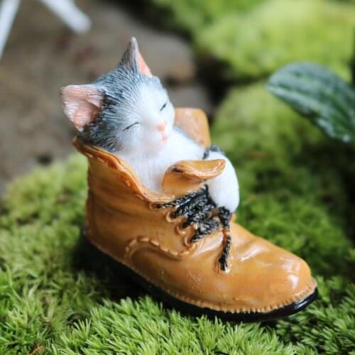 FairyCome Miniature Cat Sleeping In Shoe Fairy Garden Tiny Resin Cute Animal Miniatures Garden Cats Kitten Ornaments Accessories
