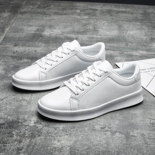 2021 New Spring Mens Casual Shoes Comfortable Flats Fashion Trend Outdoor Running Shoes Non-Slip Soft Sole Shoes PU Sneakers