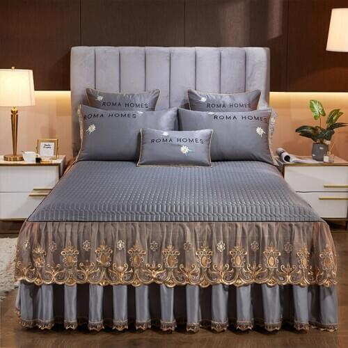 2020 new products Satin and silk quilted embroidery Bed spread Fitted Sheet Pillowcases 2/3 pcs Double lace Princess bedding