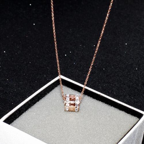 YUN RUO 2020 New Rose Gold Color Fashion Black White Crystal Roman Pendant Necklace Titanium Steel Jewelry Woman Gift Never Fade