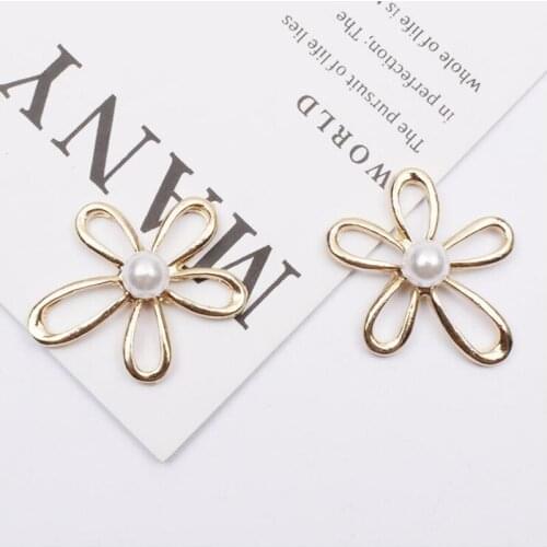 50pcs Hollow Out Flower Pearl Rhinestone Jewelry Applique strass Garment Flatback Brooch Wedding Brides Hairpin Hair Clip Decor