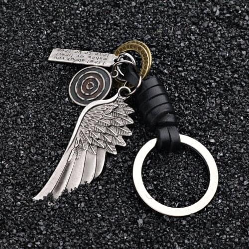 2021 Fashion New Zinc Alloy Wings Leather Woven Classicism Bag Pendant Cast Alloy Car Keychain Men and Women Accessories