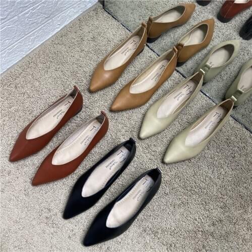 Soft Casual Loafers Top Quality Princes Women Flat Shoes Vintage Deep V Design Lady Fashion Shoes Elegant European Women Flats
