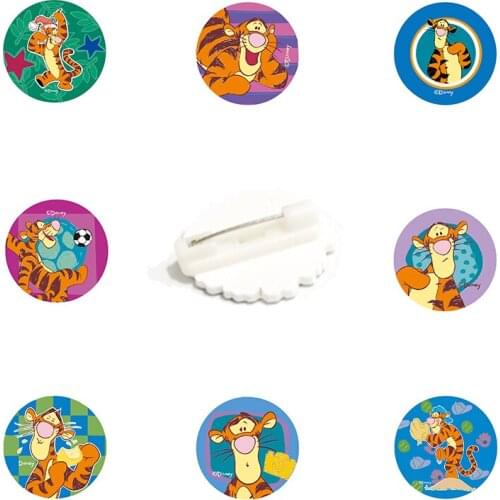 Disney Jumping Tiger Round Acrylic Brooch Personality Taste Friends Party Gift Pin Fashion Brooch Badge Trend Pin