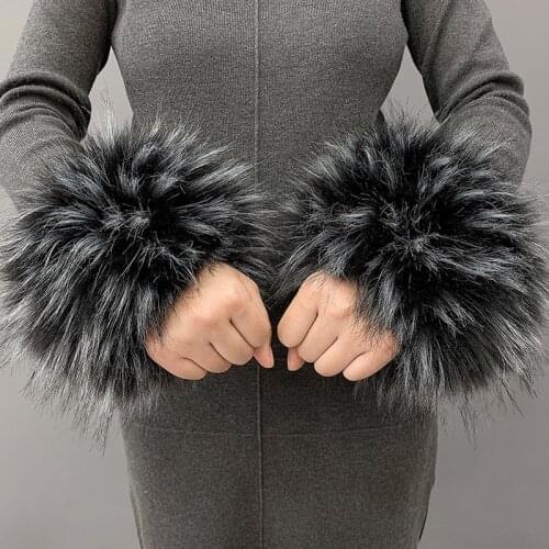 2020 Thicken Women Winter Warm Wrist Arms Gloves Rabbit Faux Fur Bracelet Cuff Wristband Plush Elastic Oversleeve Arm Warmmer