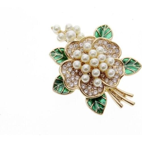 And American Vintage accessories Camellia retro exaggerated pin womens scarf button versatile shoulder button Brooch