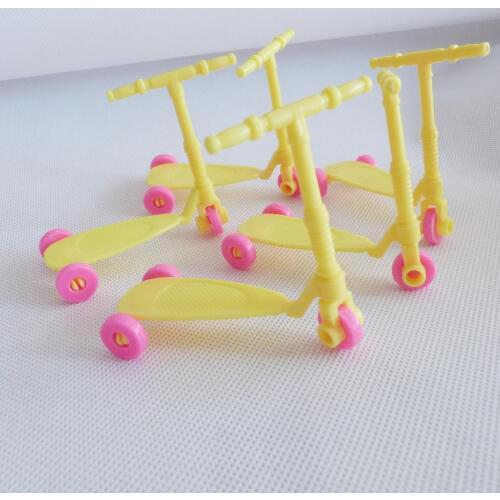 7x6.5x4cm plastic toy scooter for children toy findings--color by randomly
