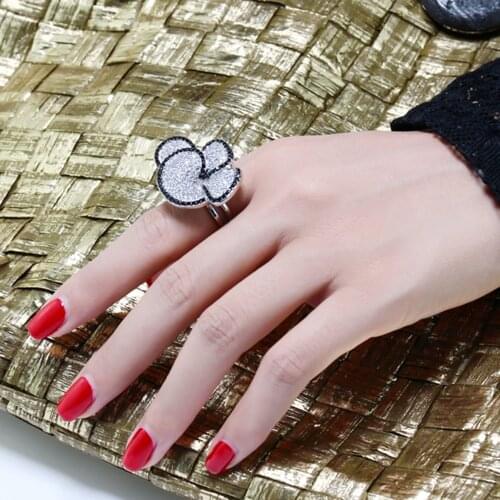 2021 Beautiful Big Rings For Women Black White Crystal Trendy Jewellery Luxury Jewelry Flower Ring