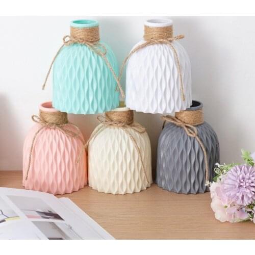 Simple Plastic Vase Decoration Wet and Dry Flower Container Floral Flower Decoration Striped Imitation Ceramic