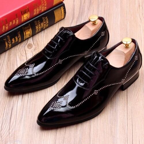Fashion patent leather shoes for men breathable pointed toe oxfords party nightclub shoe young gentleman sneakers zapatos hombre