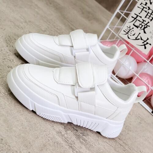 Small white shoes super fire shoes sports casual shoes 2020 new dad shoes female Korean wild flat shoes