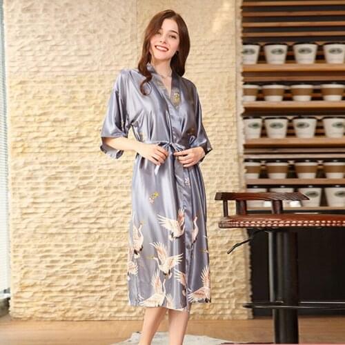 Summer Silk Kimono Robe Bathrobe Women Bridesmaid Robes Sexy Navy Red Blue Robes Satin Robe Ladies Dressing Gowns