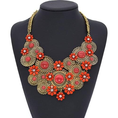2021 New Fashion Red Color Stone Statement Necklace Maxi Collar Choker Jewelry Women Luxury Crystal Flower Pendant Accessories