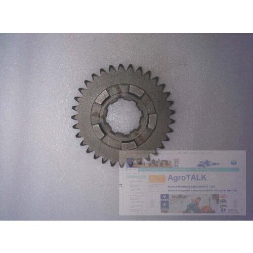 The driven gear (1000RPM) for PTO, part number: 18.41.215 for Fengshou Estate FS180-3 / FS184 with engine