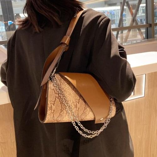 RoyaDong Women's Clutches On A Chain