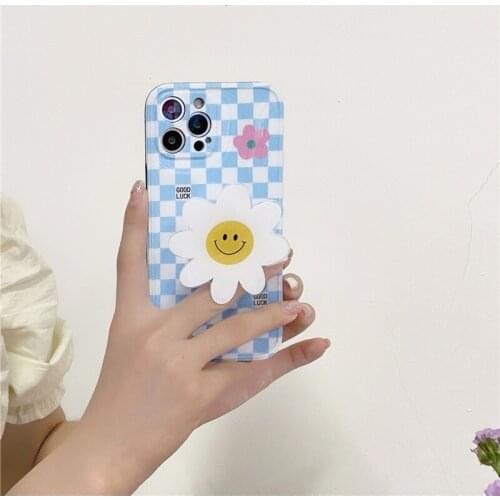 Cute 3D Smile Daisy Flowers Bracket Phone Case For iPhone 11 12 Pro MAX XS X XR SE20 8 7Plus Grip Stand Holder Cover Grid Fundas