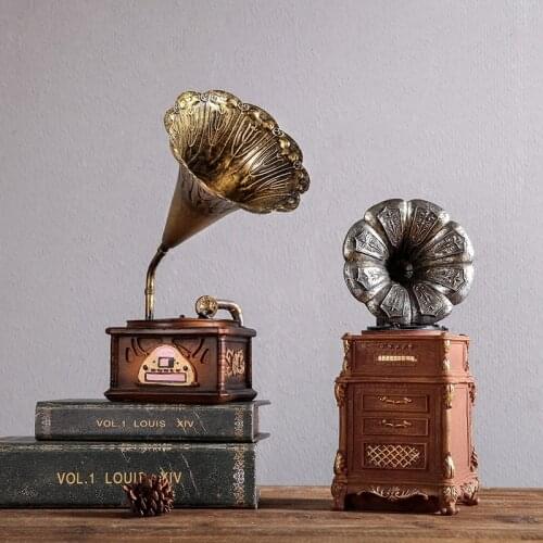 Retro home decoration Phonograph Model Player Prop Antique Gramophone Model room decoration Office Bar Decoration Ornaments