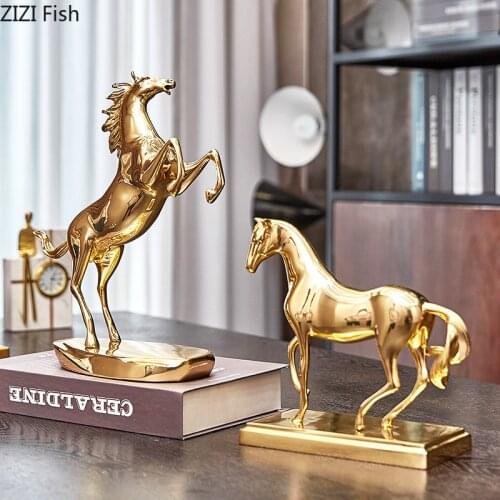 European Copper Horse Ornaments Living Room Decoration Furnishings Golden Steed Sculpture Artwork Nordic Home Decor Modern