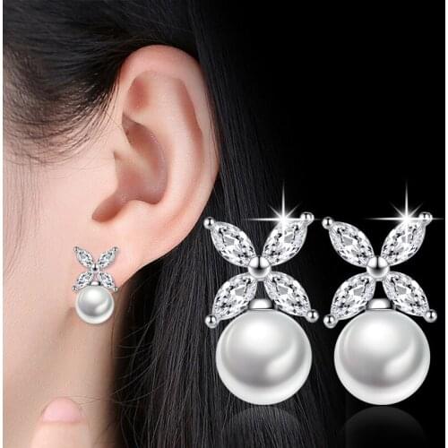 Womens Fashion Four Clover Stud Earrings Shiny AAA Zircon Imitation Pearl Earring Stud Simple Elegant Earring Piercing Jewelry