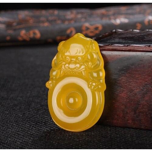 Chinese Natural Agate Hand-carved Lion Jade Pendant Fashion Boutique Jewelry Jade Chalcedony Necklace for Men and Women