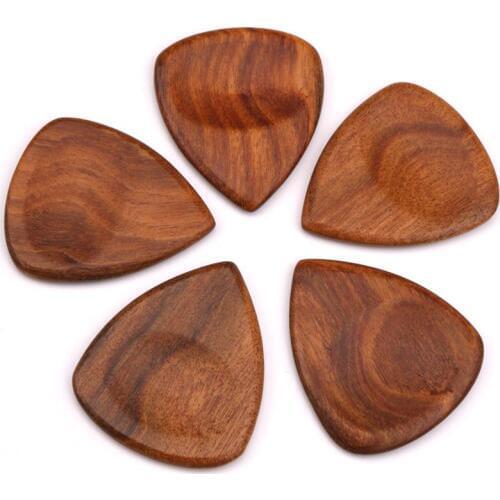 IRIN Wood Acoustic Guitar Pick Electric Bass Plectrum Hearted Shape Pick Guitar Guitarra Accessories Stringed Musical Instrument