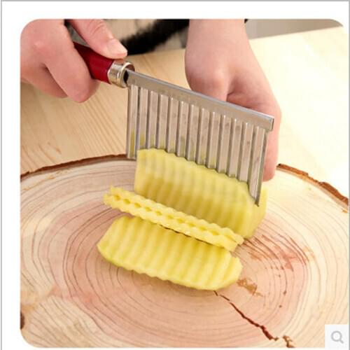 Potato Cutter Stainless Steel Kitchen Accessories Serrated Blade Easy Slicing Banana Fruits Potato Wave Knife Chopper @A