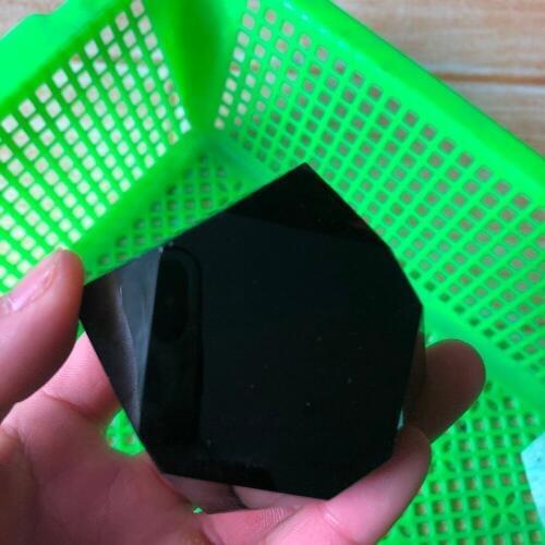 1pcs Natural swan stone dodecahedral cutting articles perfect cutting technology inexpensive healing treatment