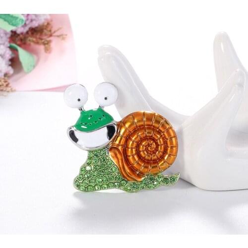 Ladies Brooches Rhinestone Pin Shiny Bright Crystal Womens Corsage Dress Accessory Women Jewelry Accessories Exquisite Fashion