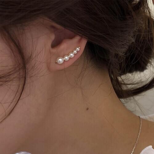 2021 Korean Style Irregular Pearl Climber Crawler Clip Earrings Women Elegant Bead Pearls Ear Cuff Vintage Piercing Jewelry
