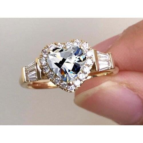 Silver Plated Heart-shaped Green Gem Zircon Ring Charm Womens Engagement Ring Fashion Womens Gift Classic Exquisite Jewelry