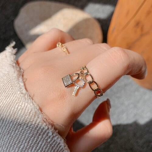 Shiny Side Luxury Zircon Adjustable Lock Key Rings for Women Simple Style Crystal Engagement Rings