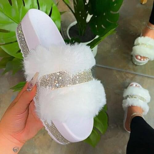 2020 Summer New Womans Rhinestone Slippers Outdoor Flat Sandals Fashionable Solid Color Plush Shoes Plus Size 43