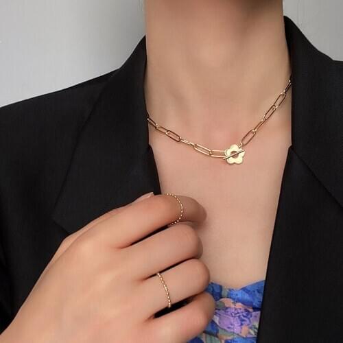 Golden Metal Chain Necklace Fashion Flower Necklace Fashion Clavicle Chain Woman Charm Accessory