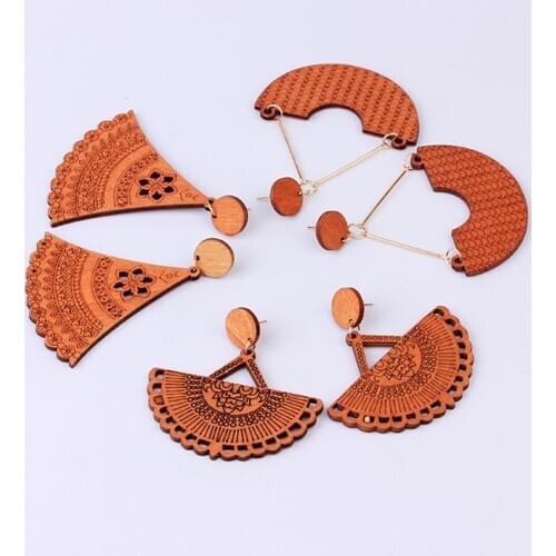 Vintage Brown Embossed WoodenEarrings Statement Trendy Jewelry Boho Drop Fan-shaped Dangle Earring For Women Girls 2020 New
