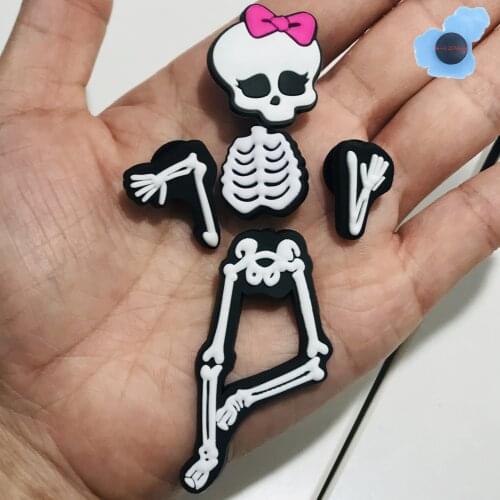 Single Sale Cartoon Skull Bone Ghost Witch Cartoon Shoe Charms Accessories Garden Shoe Decoration for Wristbands Bags Croc Jibz