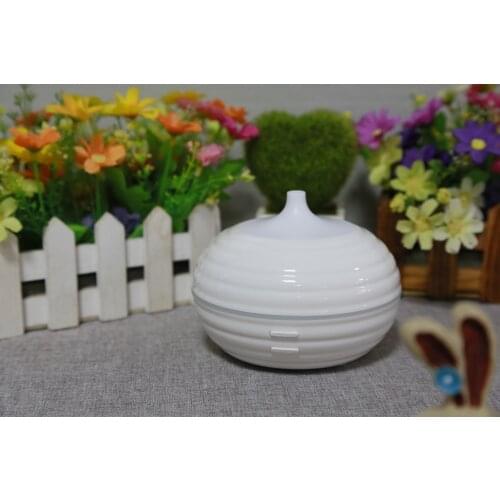 Electric Humidifier Essential Aroma Oil Diffuser Wood Grain Humidifier Air USB Mini Mist Maker LED 7Colors Light for Car Home