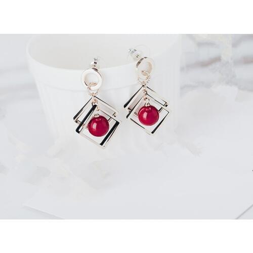 Korean version of high-end temperament earrings geometric fashion square personality elegant cherry wild carnation pearl earring