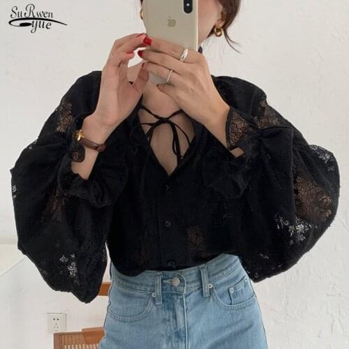 2021 Lantern Sleeve Sexy V-Neck Women Shirt Tops Vintage Lace Korean Blouse Women Loose Autumn Button Women Blouses Blusas 10202