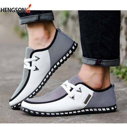 2018 Spring Men Walking Shoes Plus Size 47 Wave Striped Patchwork Sports Shoes Men Sneaker Soft PU Lace-Up Man Outdoor Shoes