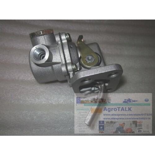 Fuel pump with joint gasket for Foton Lovol tractor with engine 1004-4TH, parts number: T2641A082 T36851123