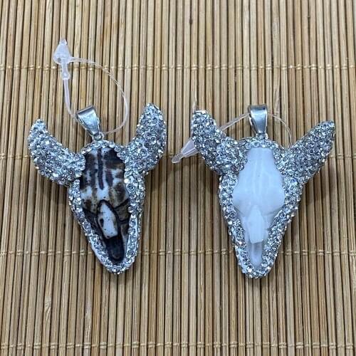 Animal Bull Head Shape Resin Sticky Diamond Pendant Fashion Small Pendant for DIY Jewelry Making Necklace Bracelet Size 28x31mm