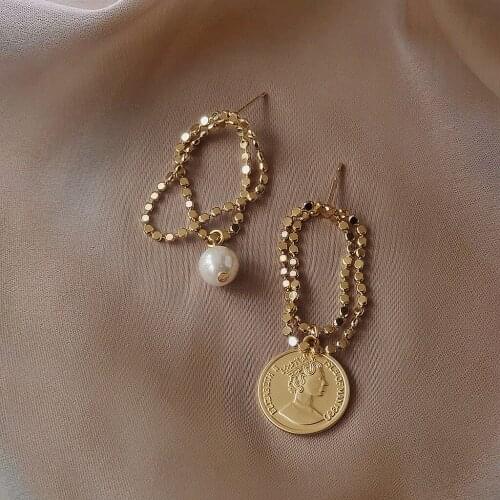 Factory Direct Sales Large Quantity Wholesale S925 Silver Needle Plated 14K Gold Asymmetric Design Chain Earring Lightning Offer