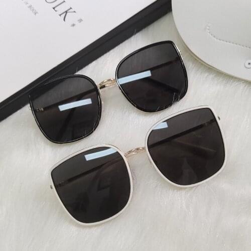 2021 New Fashion Oversized Frame Retro Women Sunglasses Men Plastic Trendy Sun Glasses Classic Brand Design Unisex Uv400