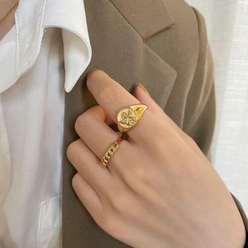 Light Luxury 18k Gold Rings for Female Cute Angel Wings Chain Mens Rings Vintage Couple Rings Stainless Steel Jewelry for Women