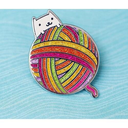 Glitter Rainbow Yarn Ball Kitty Enamel Brooch Pin Hat Bag Collar Lapel Pins Badges Women Mens Fashion Jewelry Accessories